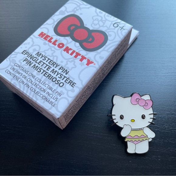 Loungefly Hello Kitty Summer Glitter Blind Box Enamel Pin - Picture 4 of 6